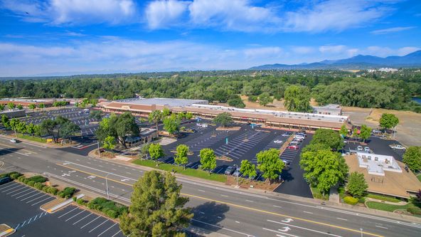 Cobblestone Shopping Center: 10 - 190 Hartnell Ave, Redding, CA 96002